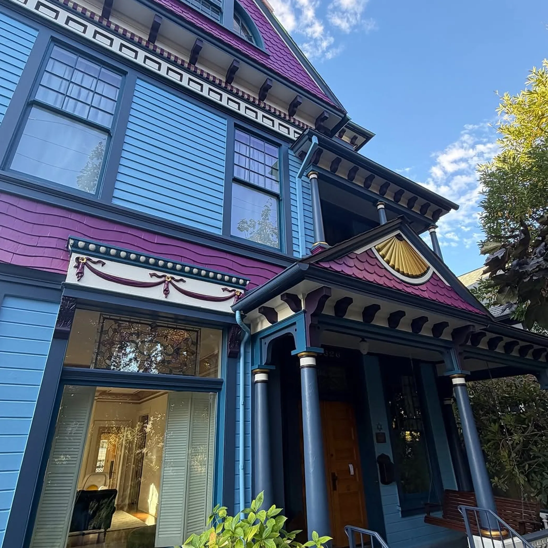 historic victorian roof architectural details